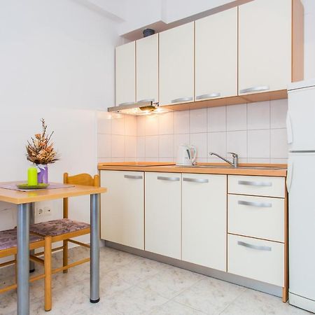 Apartments Lavanda 1 Njivice Eksteriør billede