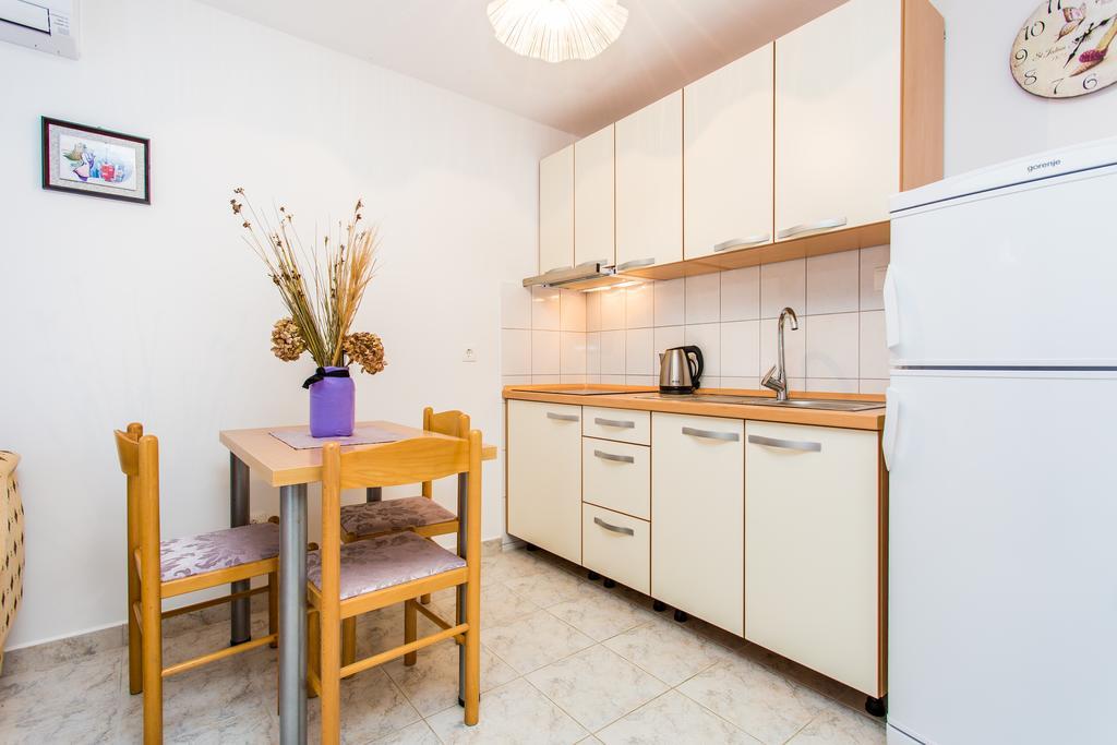 Apartments Lavanda 1 Njivice Eksteriør billede